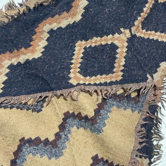 Wilfred Diamond Mosaic Triangle Scarf - Picture 3 of 3